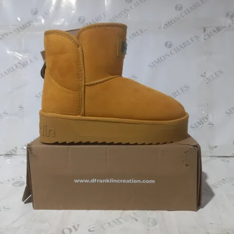 BOXED PAIR OF D.FRANKLIN NORDIC BOOTS IN YELLOW EU SIZE 40