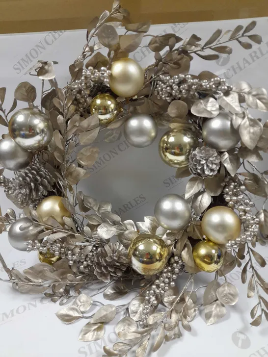 CHAMPAGNE AND GOLD PRE-LIT FESRTIVE WREATH RRP £32.99