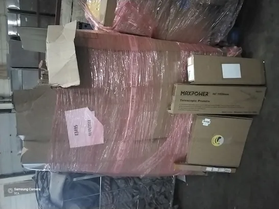 PALLET OF ASSORTED ITEMS TO INCLUDE PRUNERS, OFFICE CHAIR MATS, COFFEE TABLES ETC