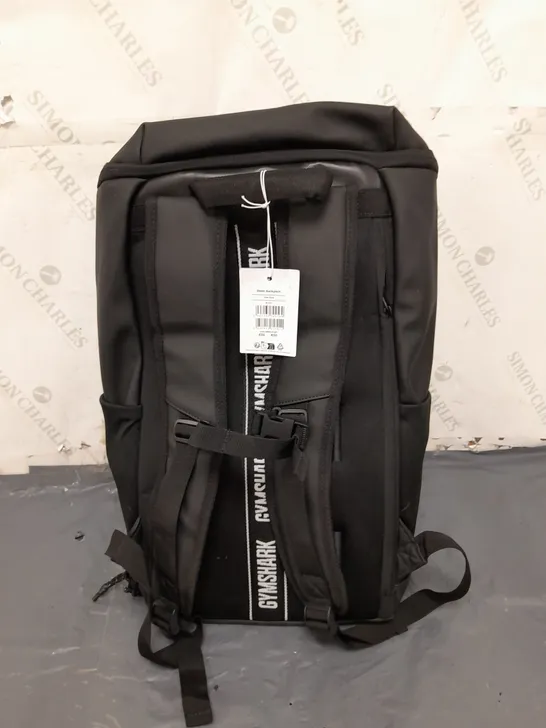 GYMSHARK BLACK SLEEK BACKPACK 