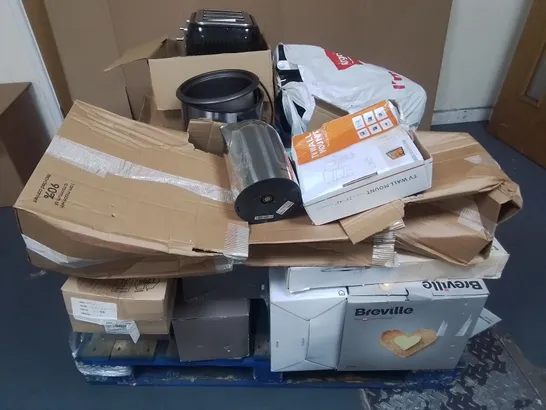 PALLET OF ASSORTED HOUSEHOLD ITEMS TO INCLUDE COOKWORK TOASTER, BREVILLE TOASTER AND BREVILLE SLOW COOKER