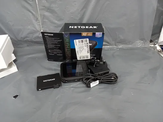 BOXED NETGEAR MOBILE ROUTER AXE3600 MR6450 WIFI 6E