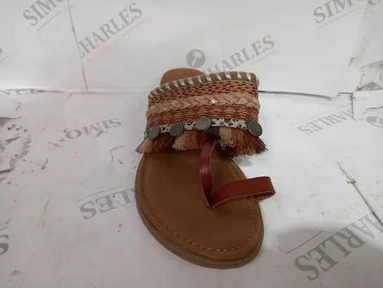 BLOWFISH MALIBU OPEN TOE SANDALS - SIZE 6