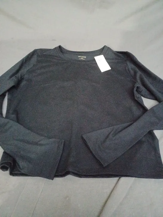 HOLLISTER BLACK STRECH TOP - XL