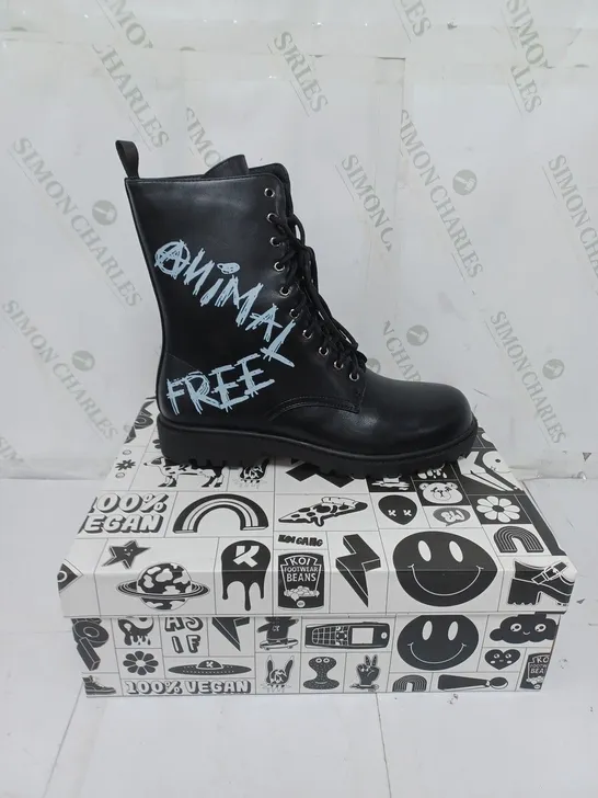 KOI FOOTWEAR MENS BLACK ANIMAL FREE MILITARY BOOTS SIZE 9