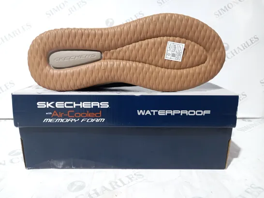 BOXED PAIR OF SKECHERS WATERPROOF SHOES IN BLACK UK SIZE 8