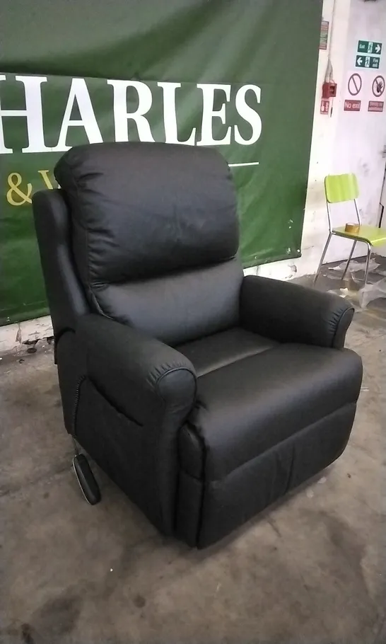 QUALITY BRITISH DESIGNED & MANUFACTURED G PLAN NEWMARKET LARGE DUAL ELEVATE CAMBRIDGE BLACK LEATHER ARMCHAIR