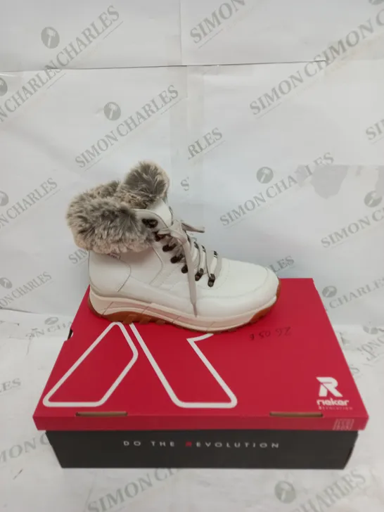 BOXED RIEKER REVOLUTION FUR HIKING BOOTS WHITE SIZE 7.5 