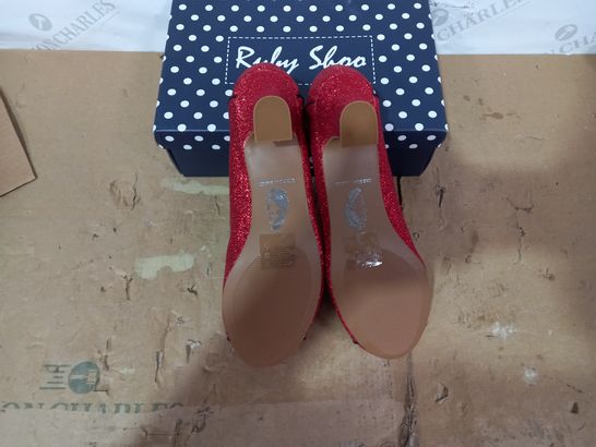 BOXED PAIR OF RUBY SHOO SIZE 8