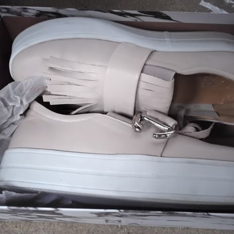 MODA IN PELLE NUDE LEATHER TRAINERS SIZE 40