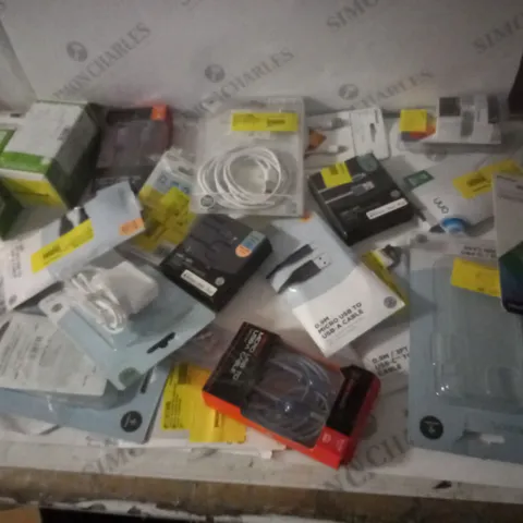 LOT OF APPROX 20 ASSORTED ITEMS TO INCLUDE IPHONE CHARGERS, USB MICRO CABLE