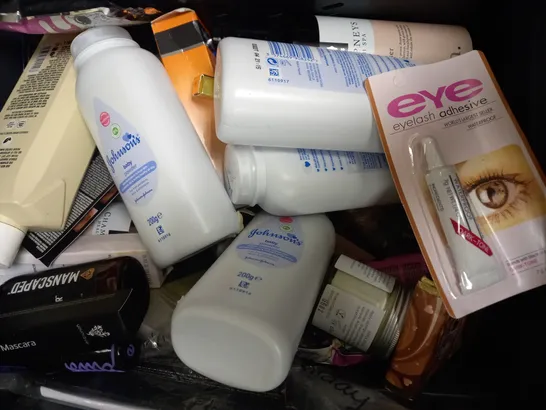 LOT OF APPROXIMATELY 20 ASSORTED HEALTH & BEAUTY ITEMS, TO INCLUDE CBD CREAM, BHA POWER LIQUID, RIMMEL EYE PALLETTE, ETC