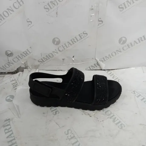 UNBOXED PAIR OF SKETCHERS PARTY SANDAL IN BLACK SIZE 5