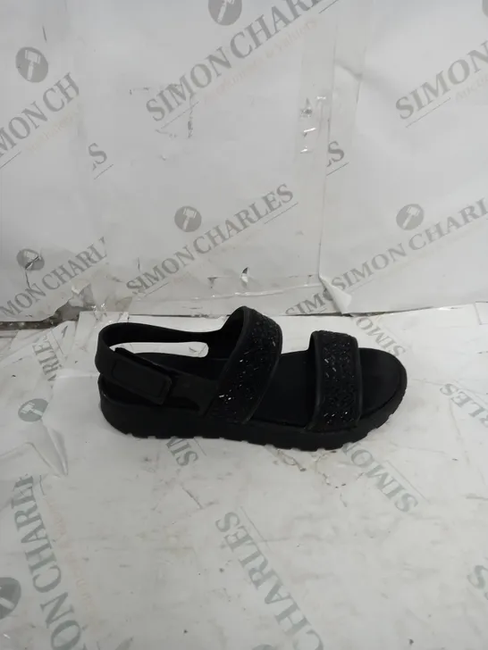 UNBOXED PAIR OF SKETCHERS PARTY SANDAL IN BLACK SIZE 5