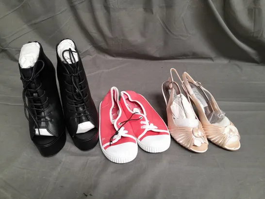 APPROXIMATELY 15 PAIRS OF LADIES SHOES. ASSORTED SIZES, COLOURS AND STYLES