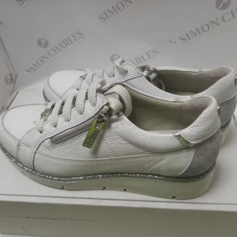 BOXED MODA WHITE TRAINER SHOE - SIZE 5