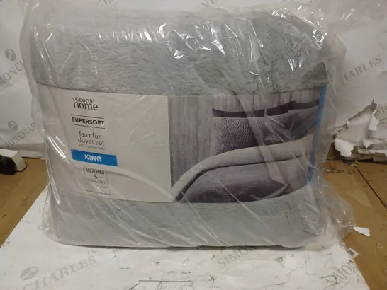 BRAND NEW SUPER SOFT FAUX FUR DUVET SET - KING - GREY/WHITE