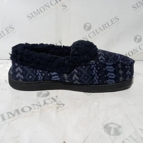 PAIR OF MUK LUKS ANAIS SLIPPERS IN BLUE UK SIZE 6