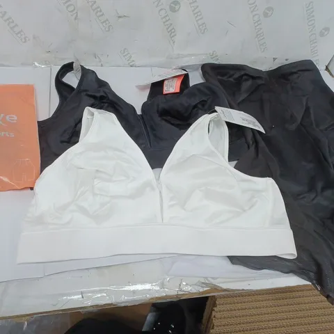 BOX OF 10 ASSORTED CLOTHING ITEMS TO INCLUDE SUPER POWER SHAPE SHORTS, BLACK SPORTS BRA, ETC