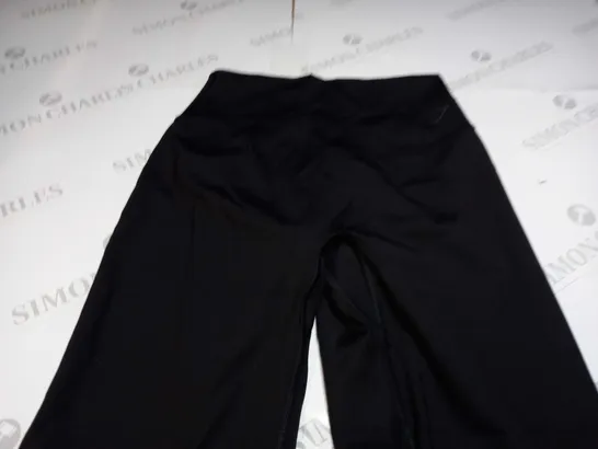 GYMSHARK LEGGING JOGGERS IN BLACK - MEDIUM