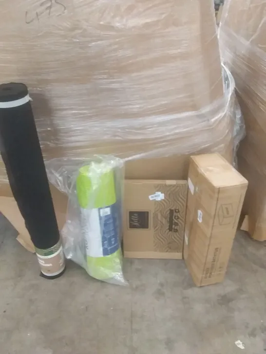 PALLET OF ASSORTED ITEMS INCLUDING GARDEN GLOSS, YOGA MAT, PORTABLE BATHTUB