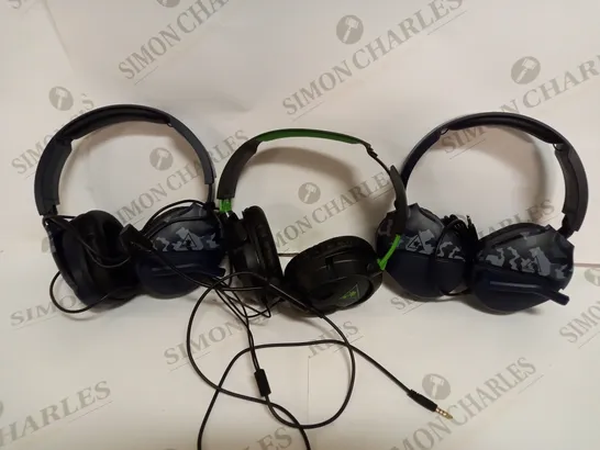 BOX OF 3 TURTLE BEACH WIRED GAMING HEADSETS INCLUDING 2X RECON 70 (MULTIPLATFORM) AND RECON 50X (XBOX)