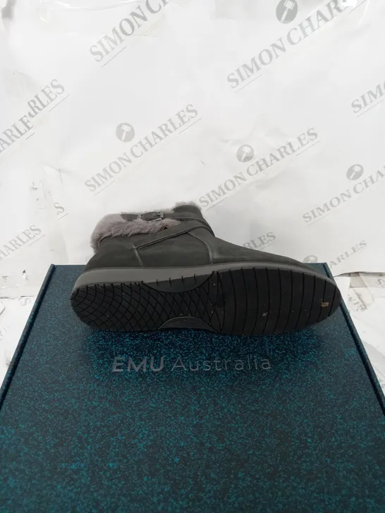 EMU AUSTRALIA MERAK SUEDE BOOTS, DARK GREY, UK SIZE 9