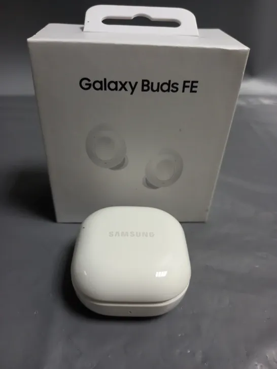 BOXED SAMSUNG GALAXY BUDS FE WHITE