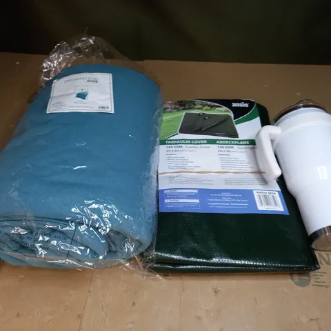 BOX OF APPROXIMATELY 20 ASSORTED ITEMS TO INCLUDE ANSIO TARPAULIN COVER, DREAMSCENE OHS TEAL THROW, WHITE FLASK, ETC