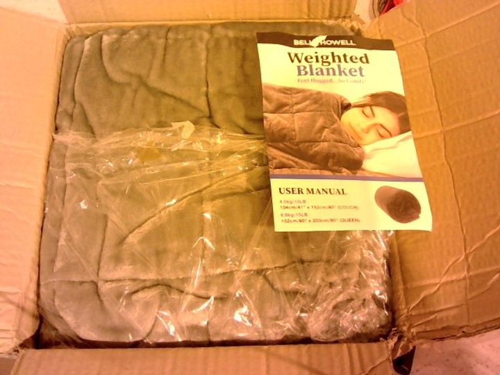 Lot 11006: BELL & HOWELL PLUSH WEIGHTED BLANKET - Simon Charles Auctioneers