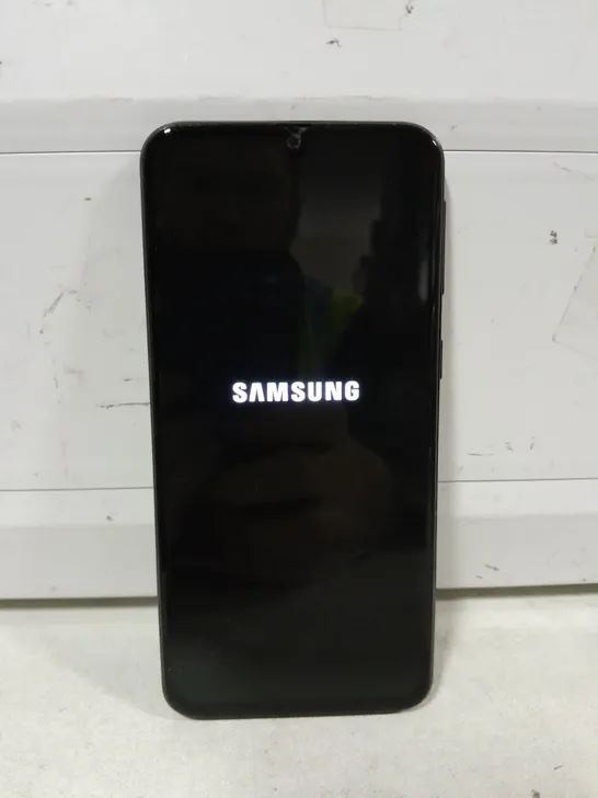 SAMSUNG GALAXY A40 MOBILE PHONE