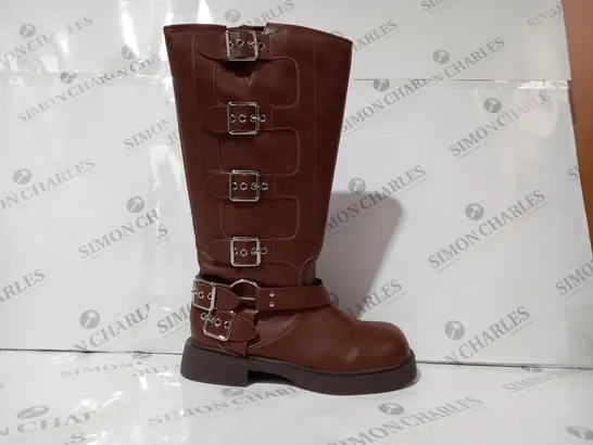 BOXED PAIR OF PRETTY LITTLE THING BELOW KNEE BOOTS IN BROWN UK SIZE 6