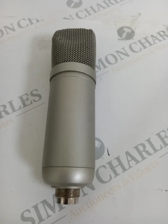 UNBOXED STUDIO SERIES BY EDITOR KEYS SL300 MICROPHONE