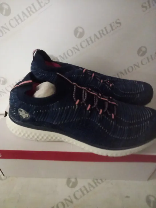 RIEKER SPORTY NAVY TRAINER SIZE 6.5