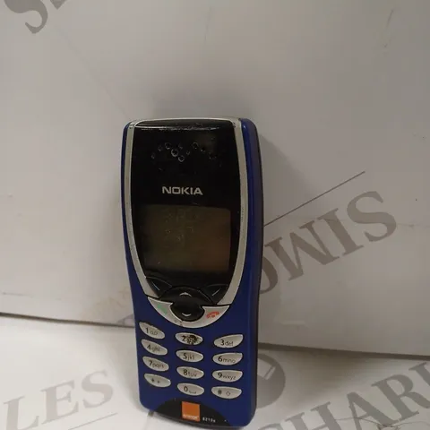 NOKIA 8210 MOBILE PHONE 