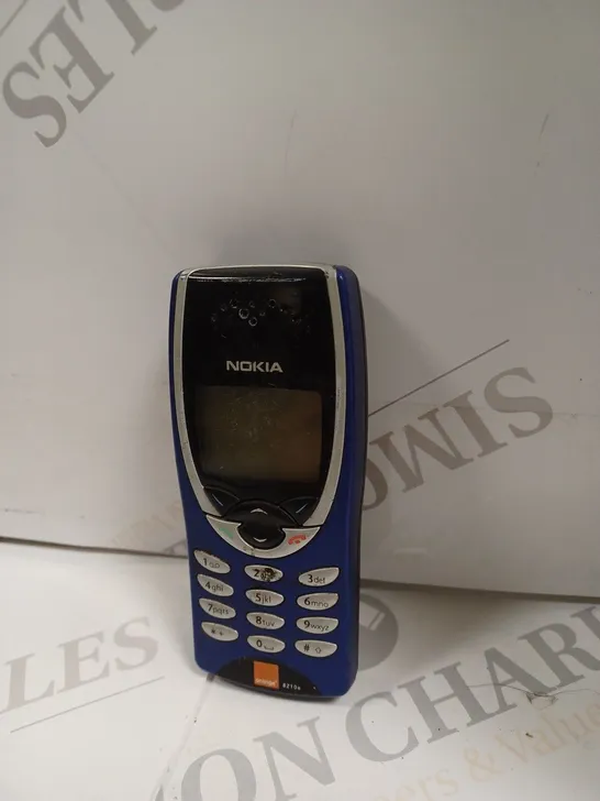 NOKIA 8210 MOBILE PHONE 