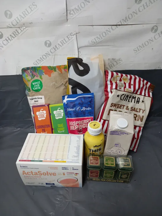 APPROXIMATELY 10 ASSORTED FOOD & DRINK ITEMS TO INCLUDE - AYMES ACTASOLVE SMOOTHIE PACK - THE CONNEMARA IRISH TEA COLLECTION - MINOR FIGURES BARISTA OAT DRINK - ETC