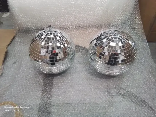 A BOX OF 6 LARGE MIRROR DISCO BALLS