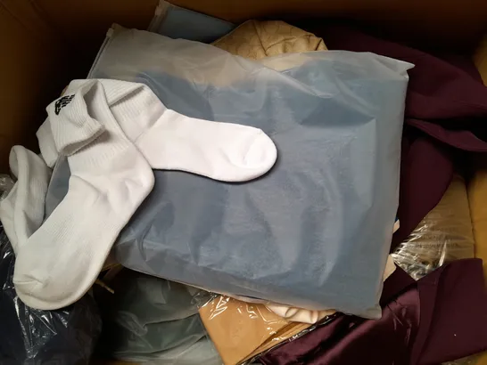 BOX OF APPROXIMATELY 20 ASSORTED CLOTHING ITEMS TO INCLUDE - SOCK, BAG , T-SHIRT ETC