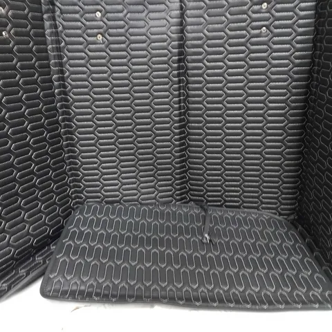 CAR FLOOR/BOOT MAT