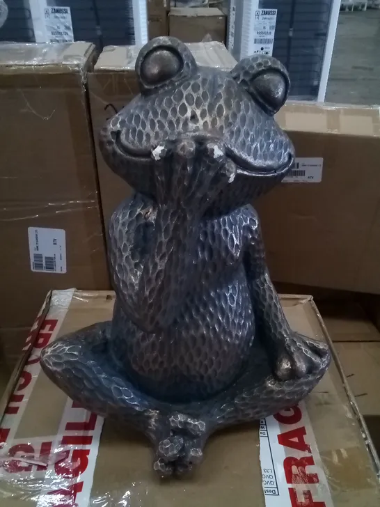 BOXED SPEAK NO EVIL GARDEN FROG STATUE 