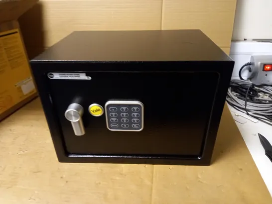 YALE YEC/250/DB1 MEDIUM ALARMED VALUE SAFE