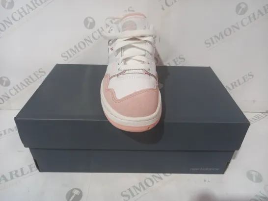 BOXED PAIR OF NEW BALANCE 550 TRAINERS IN WHITE/PINK UK SIZE 3.5