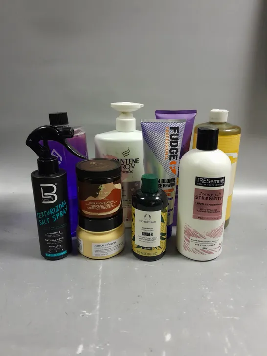 LOT OF 10 ASSORTED HEALTH AND BEAUTY ITEMS TO INCLUDE PANTENE PRO-V LIFT & VOLUME SHAMPOO (1L), THE BODY SHOP GINGER SHAMPOO (250ML), L'OREAL ABSOLUT REPAIR HAIR MASK (250ML), ETC. 