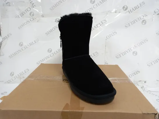 BOXED BONOVA SHEEPSKIN SIDE ZIP MID BOOTS, BLACK - SIZE 6