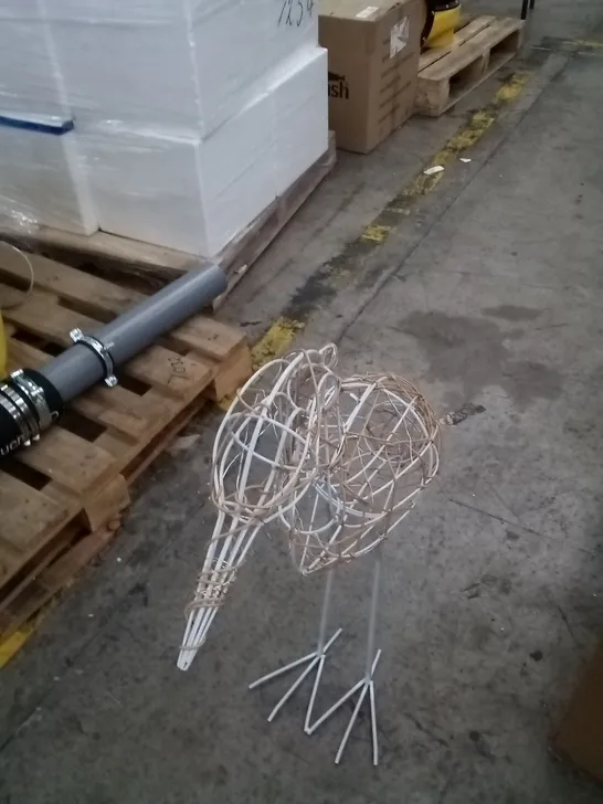 BOXED WIRE LED HERON FIGURE