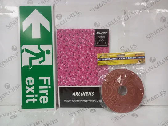 BOX OF APPROXIMATELY 20 ASSORTED HOUSEHOLD ITEMS TO INCLUDE DRAUGHT TAPE, PRINTED V PILLOW CASE, FIRE EXIT SIGNS, ETC