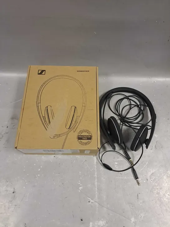 BOXED SENNHEISER PC 3.2 ANALOGUE HEADSET WITH MICROPHONE IN BLACK