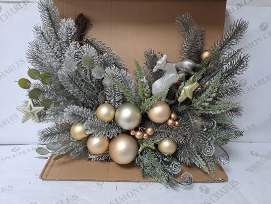 BOXED MOON SHAPED WREATH  RRP £29.99