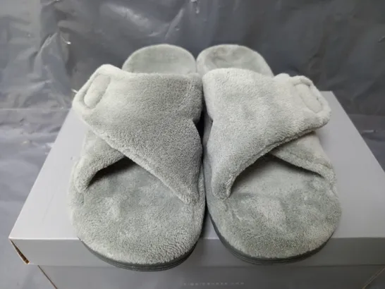 VIONIC INDULGE RELAX SLIPPERS IN GREY - UK 7